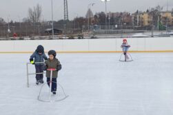 Čmeláčci a Včelky – Bruslení na lední ploše ve Škodaparku